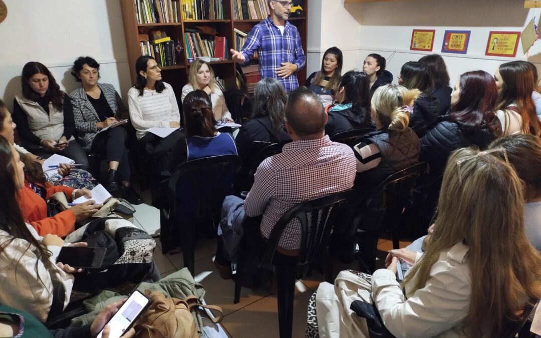 Primera reunión anual entre representantes de escuelas del partido de Tigre y el área de atención psicosocial de la Fundación Nuevos Caminos